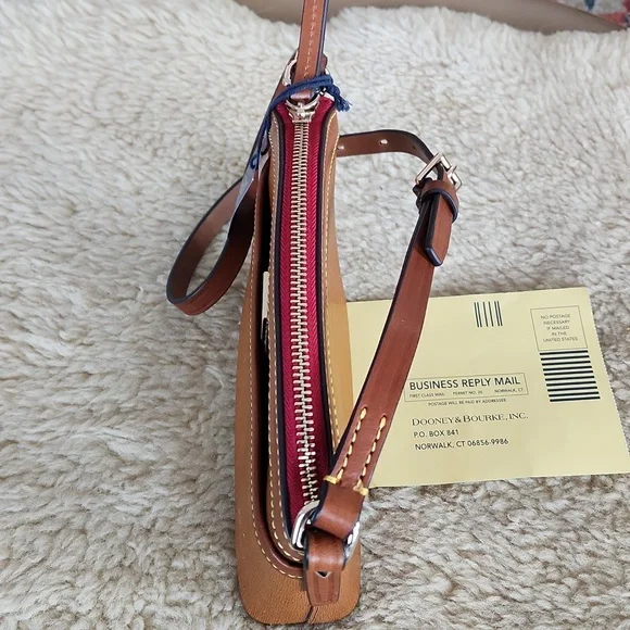 NWT Dooney & Bourke Domed Camden Saffiano Leather Shoulder Bag 🤎🧡🎁